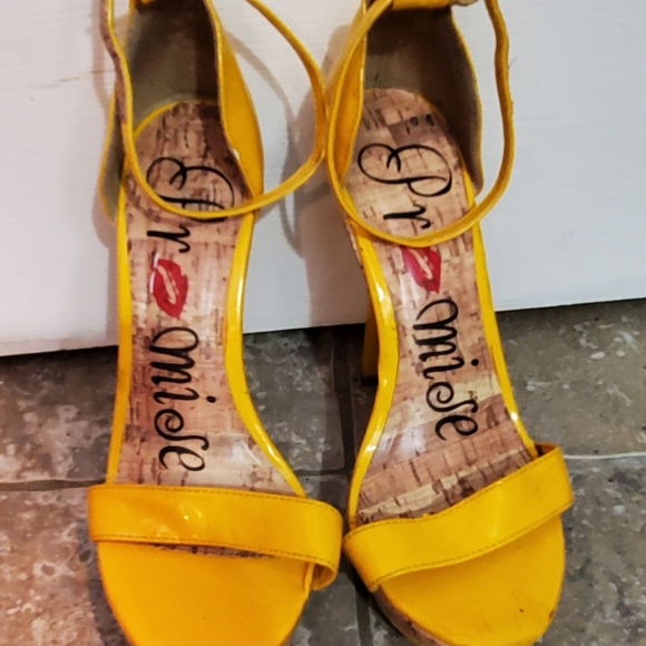 Heels - Picture 2 of 4